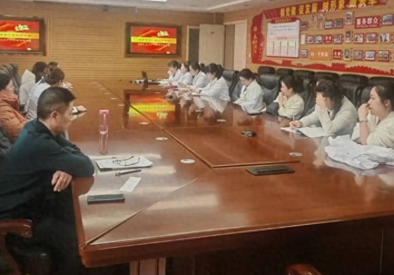 医院药学部召开2025年度述职暨表彰大会